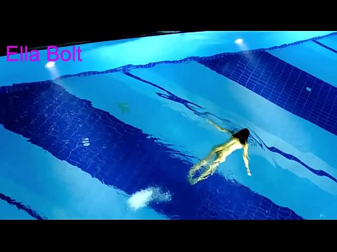 ❤️ Nu mă pot opri din privit, tânără blondă surprinsă înotând goală în piscina stațiunii ELLA BOLT ️❌  at us ro.filmexxx18.ru ❌️